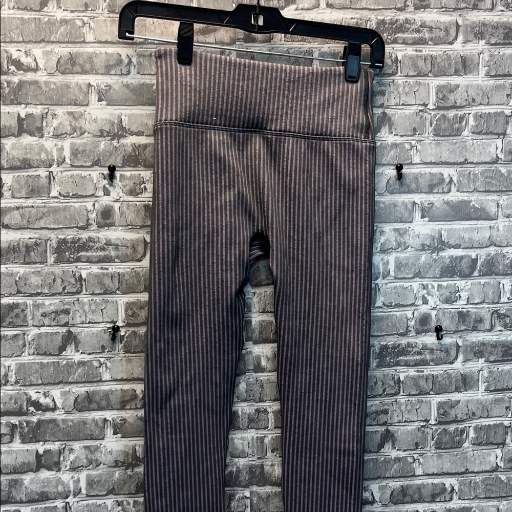 Woman's Fabletics Ribbed Leggings - Picture 5 of 11